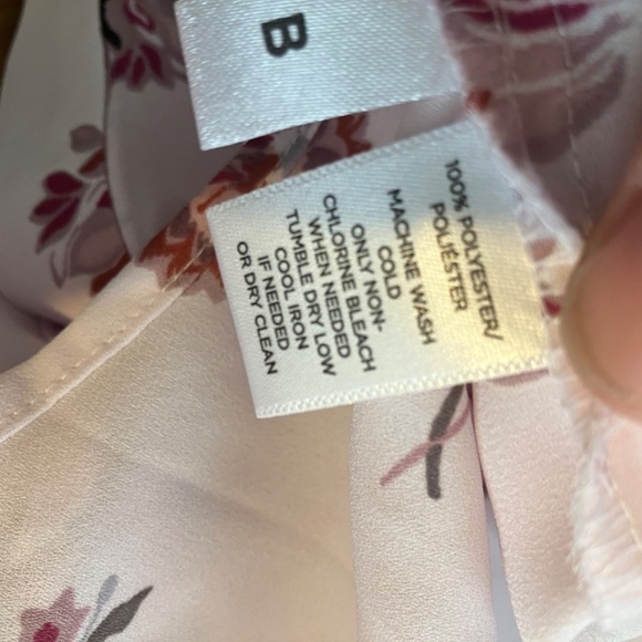 NWT LOFT Ann Taylor lavender/pink floral blouse size medium - Picture 5 of 5